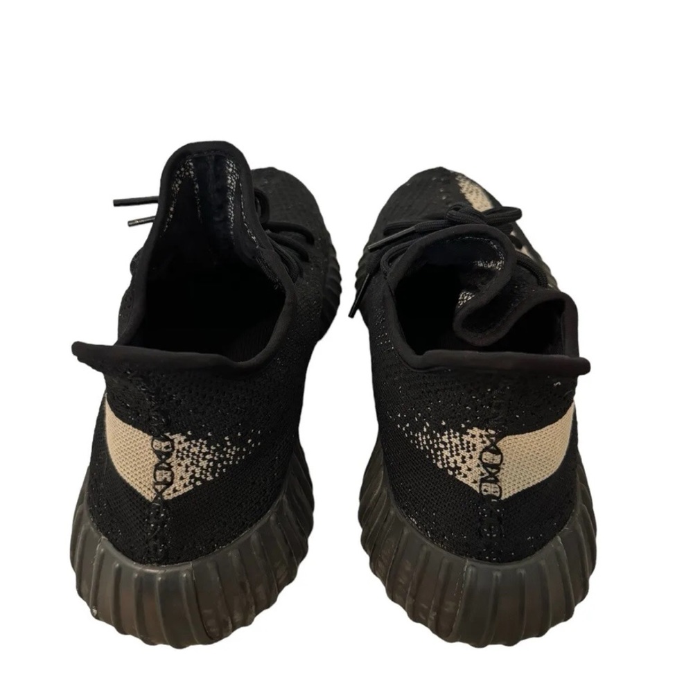 Men’s size 12 - adidas YEEZY boost 350 v2 Low Oreo GREAT CONDITION - Picture 5 of 7